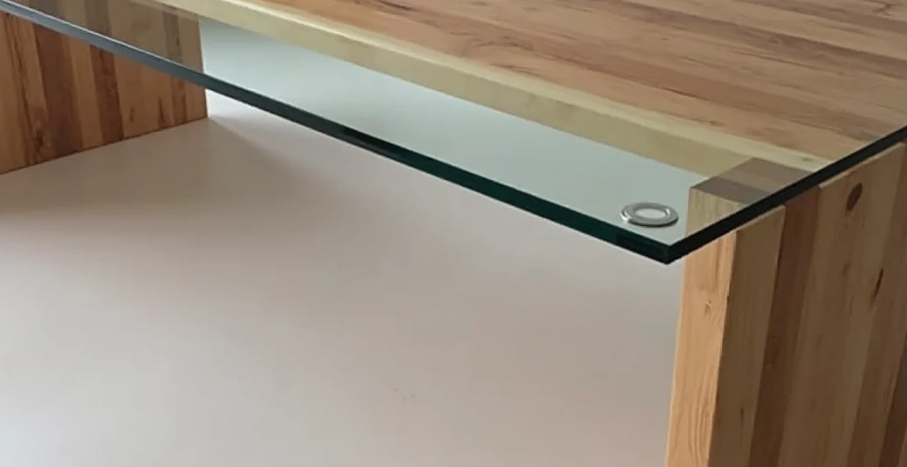 donner-un-esprit-bois-a-une-table-en-verre